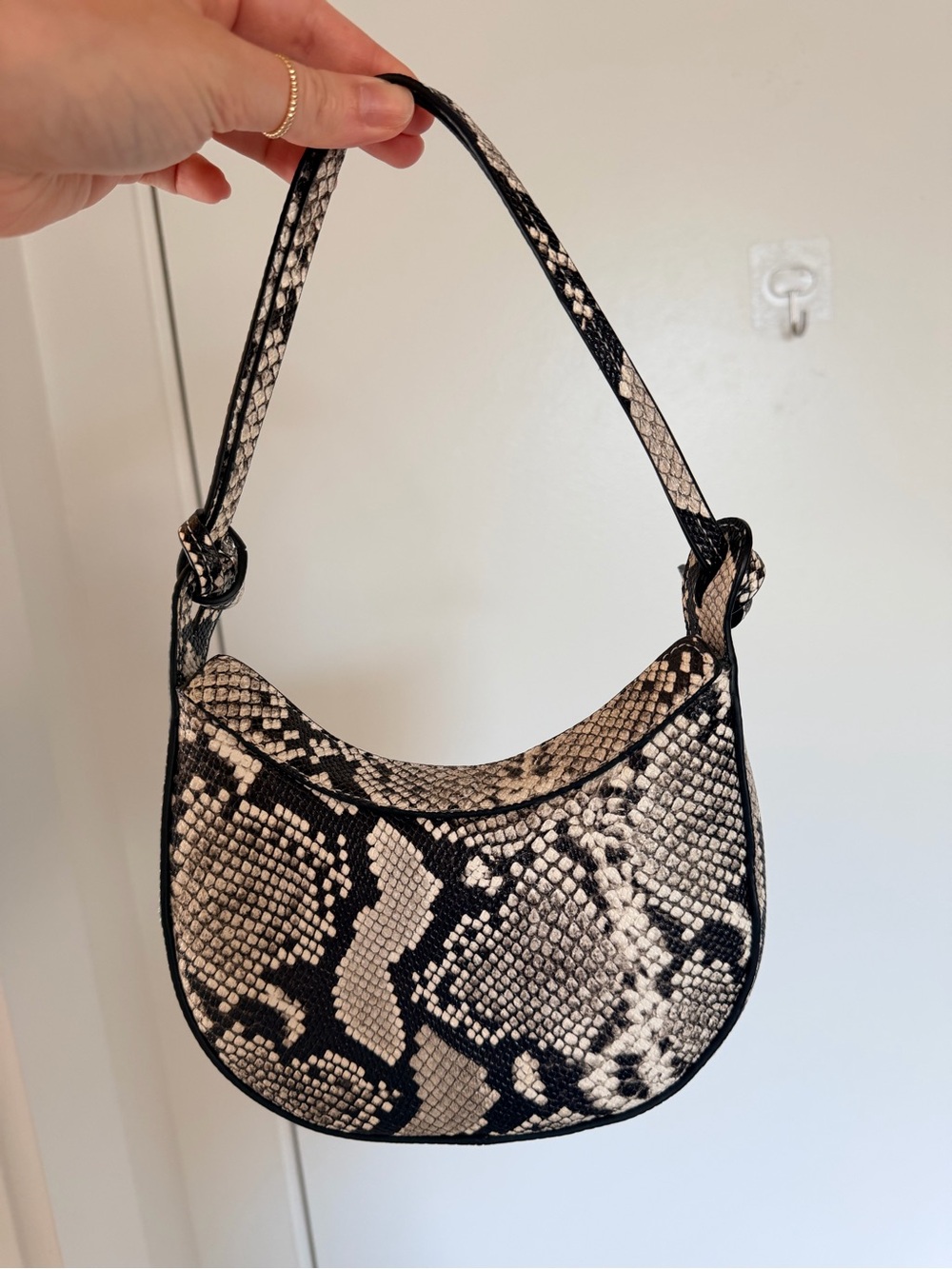 NWOT Reformation Mini Rosetta Shoulder Bag in Roccia Snake - Picture 2 of 8